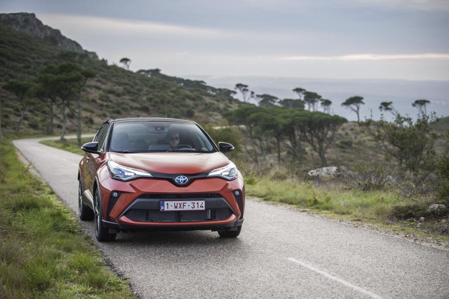  Toyota C-HR Hybrid 2019 года  (WW) (фото 88 из 174)